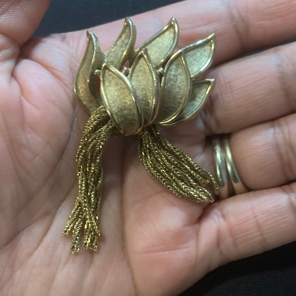 Vintage Gold Floral Brooch
